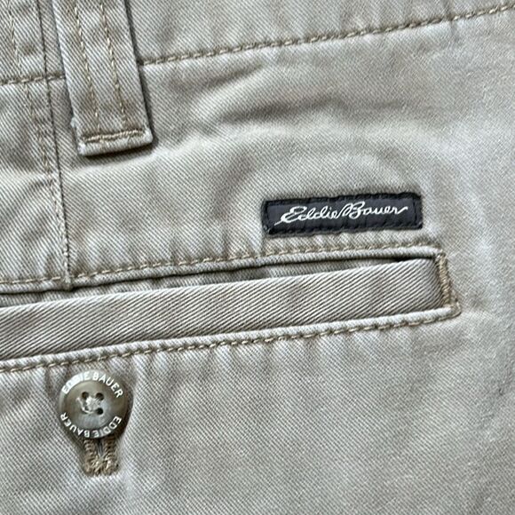 Eddie Bauer Mens Tan Cargo Shorts Classic Fit - Picture 4 of 6